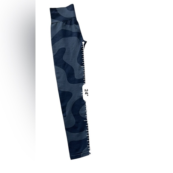 Fabletics Seamless High-Waisted Swirl Legging Navy Blue Size M - Picture 9 of 10